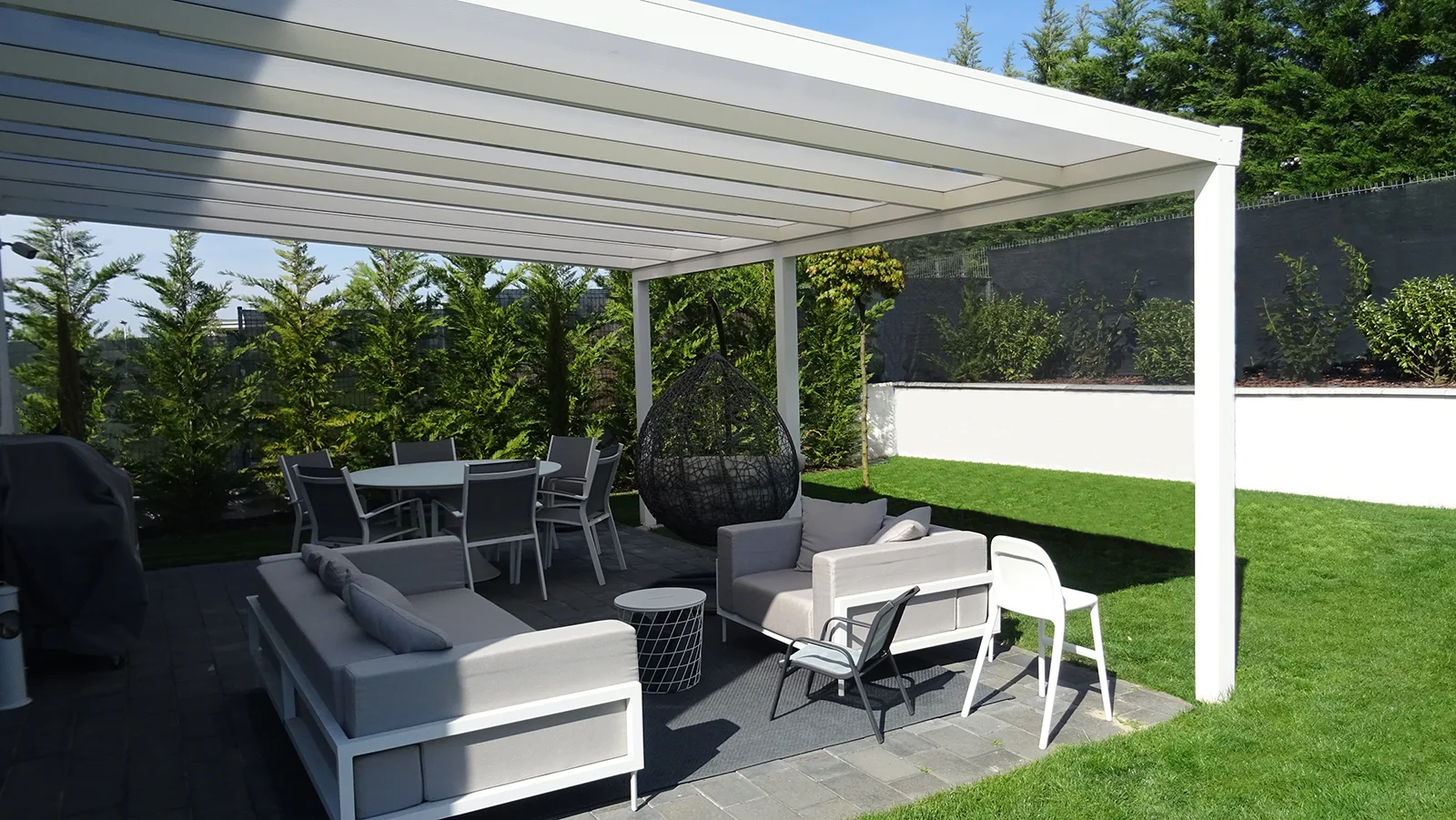Hogyan válasszon ülőhelyet a pergola alá
