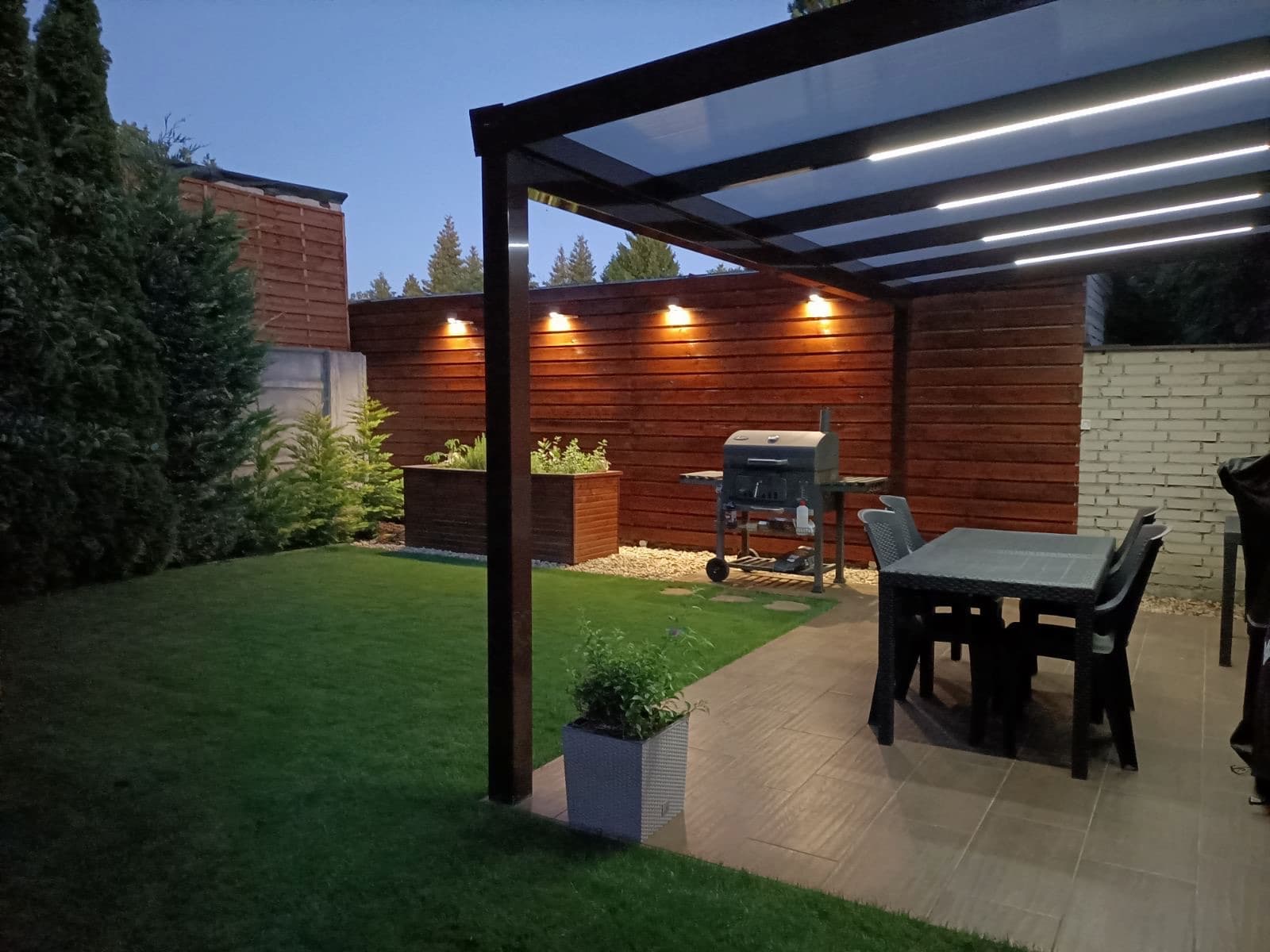 Gazebo alumínium előtető
