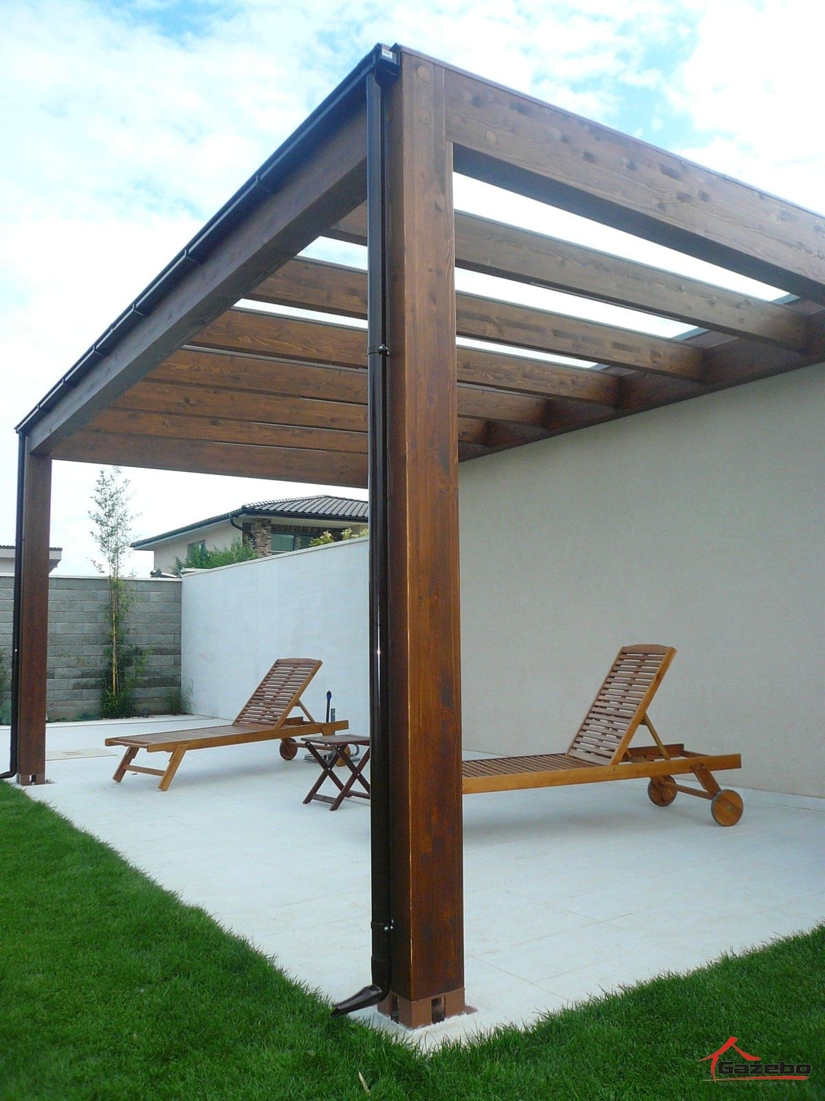 Befejezett Milano fa pergola a teraszon