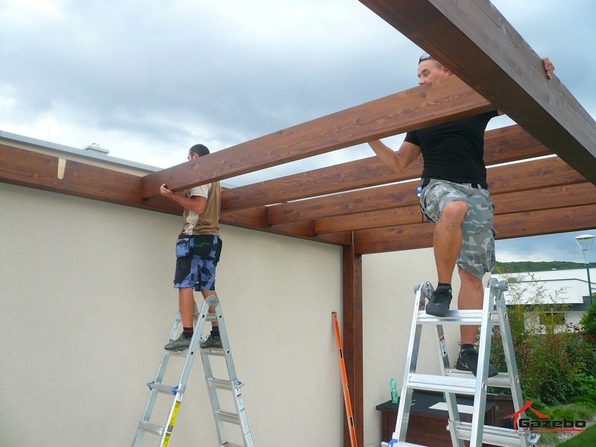 A Milano fa pergola fecskefarkas kötése