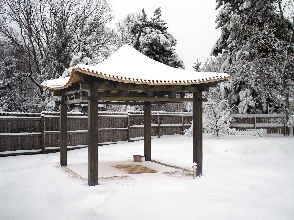 Kerti pavilon és pergola a szezon előtt