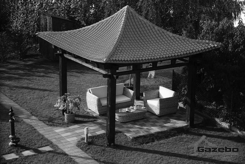 Japán kerti pavilon egy kertben