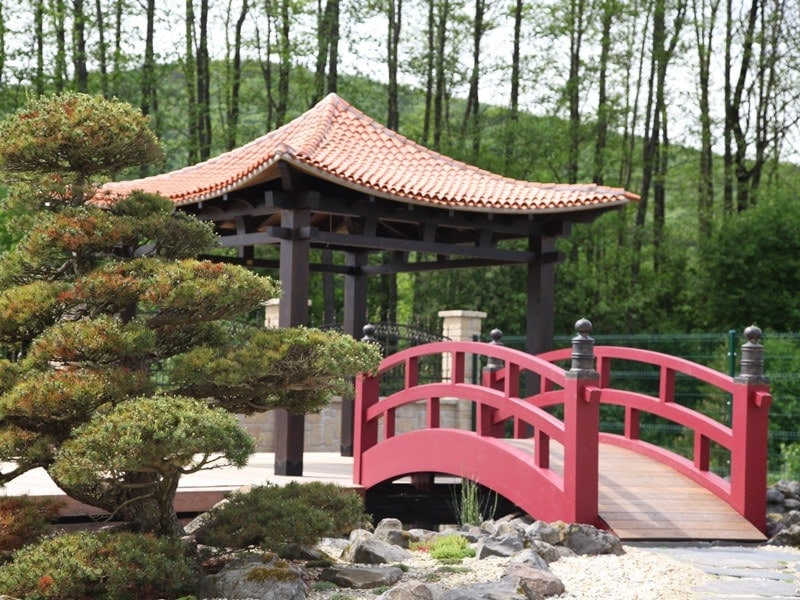 Hinode japán pavilon egy kertben